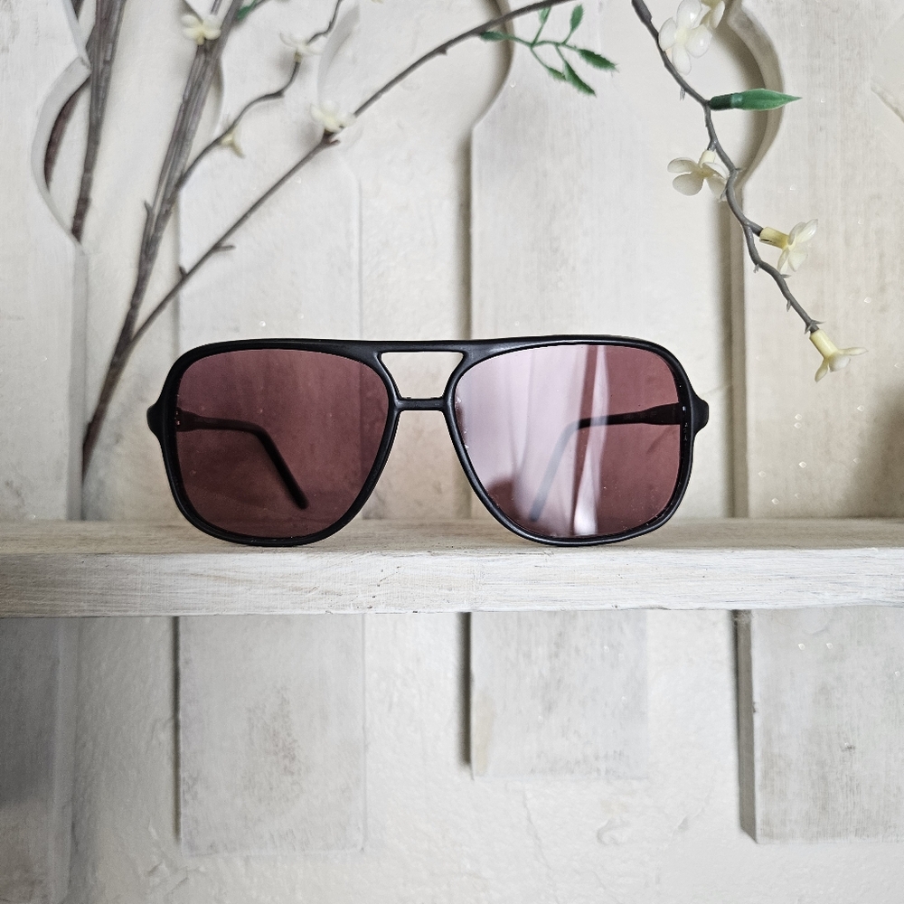Sunglasses Korea  17382-12FP Black Framed Glass Polarized Dark Pink Color Lens